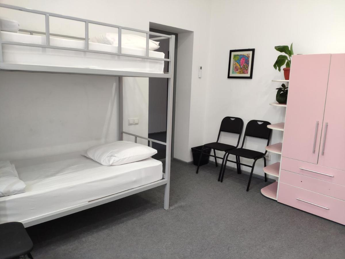 Jules Verne Hostel Tasken Kültér fotó