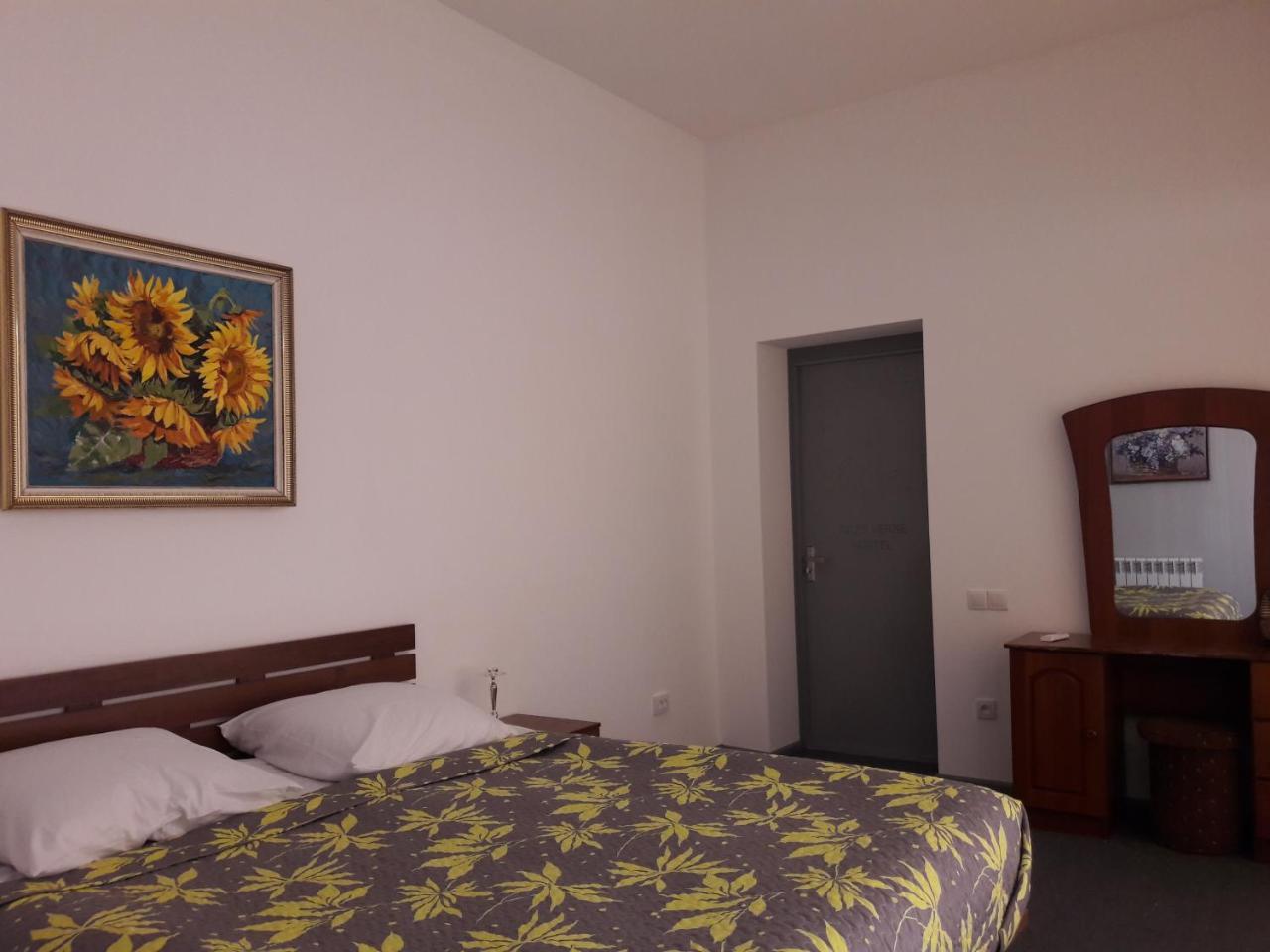 Jules Verne Hostel Tasken Kültér fotó