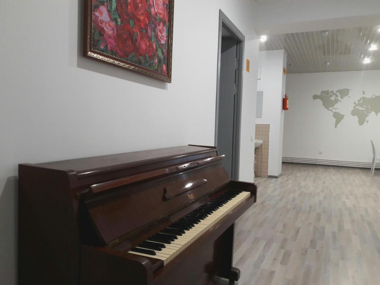 Jules Verne Hostel Tasken Kültér fotó